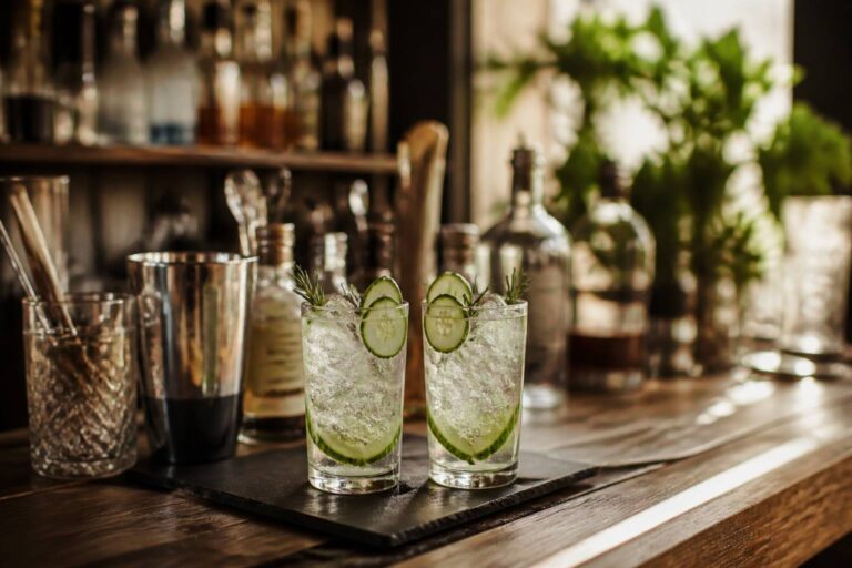 Cocktails au gin : 8 classiques et le matériel nécessaire